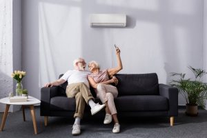 couple-relaxing-with-ductless-air-handler